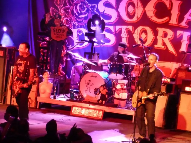 Social Distortion